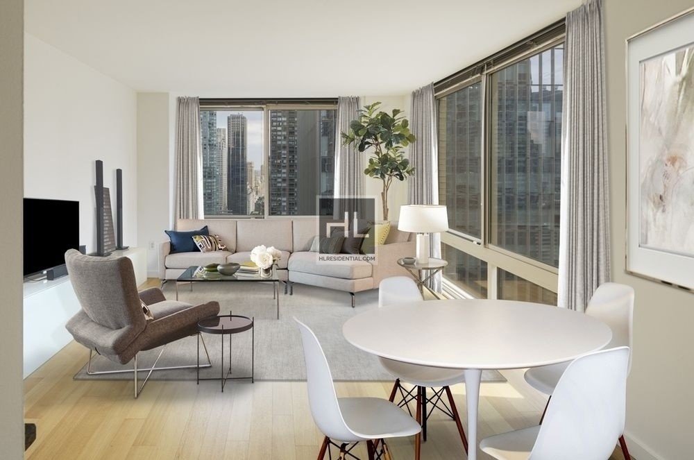 Building Photo - 260 W 54th St