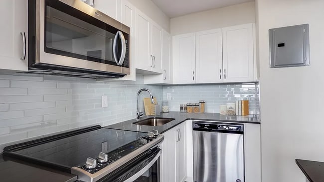 Photo du bâtiment - 80 Wellesley Street East