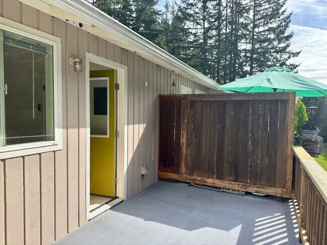 Foto del edificio - 77X Four-Plex