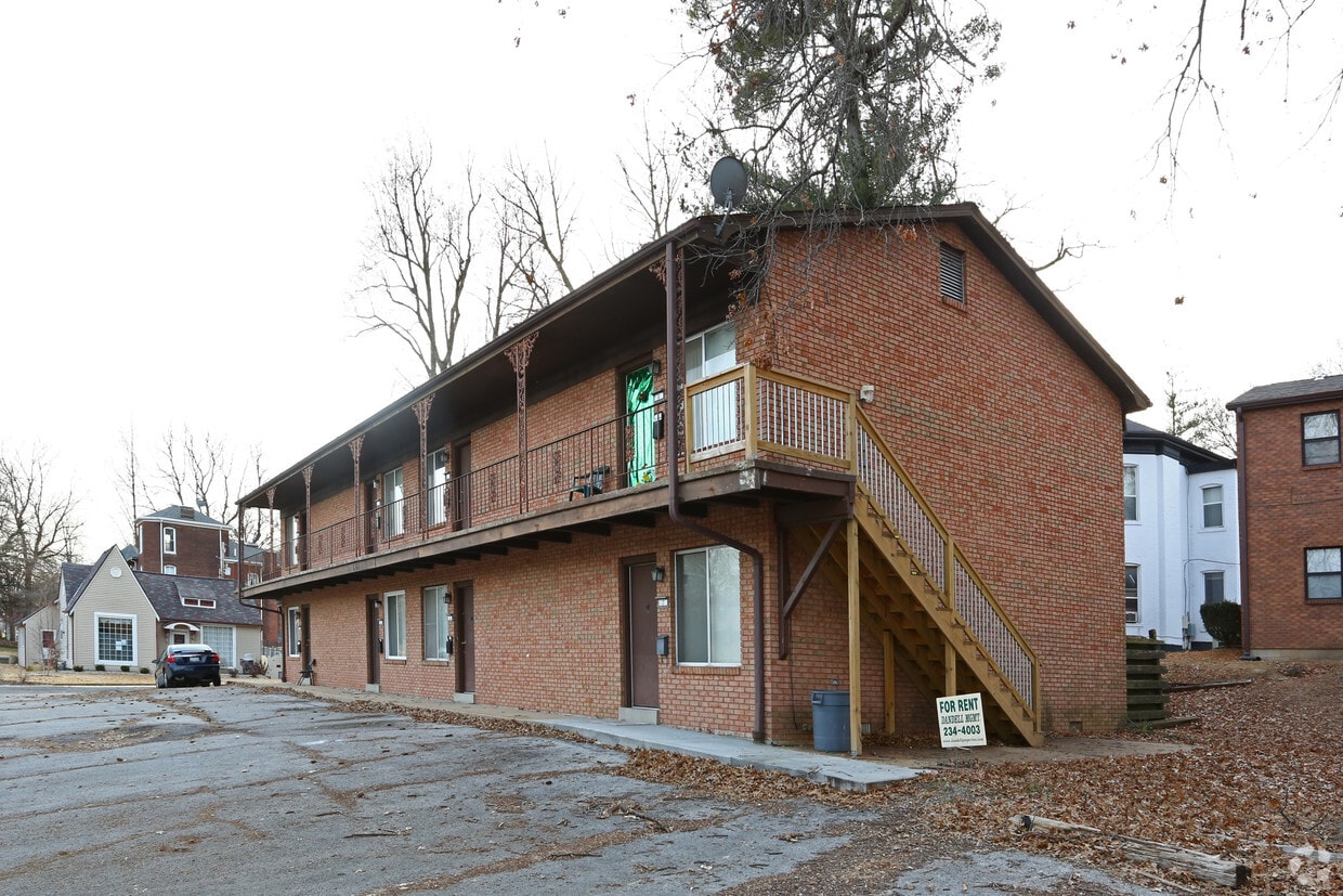 601605 N Charles St Apartments in Belleville, IL