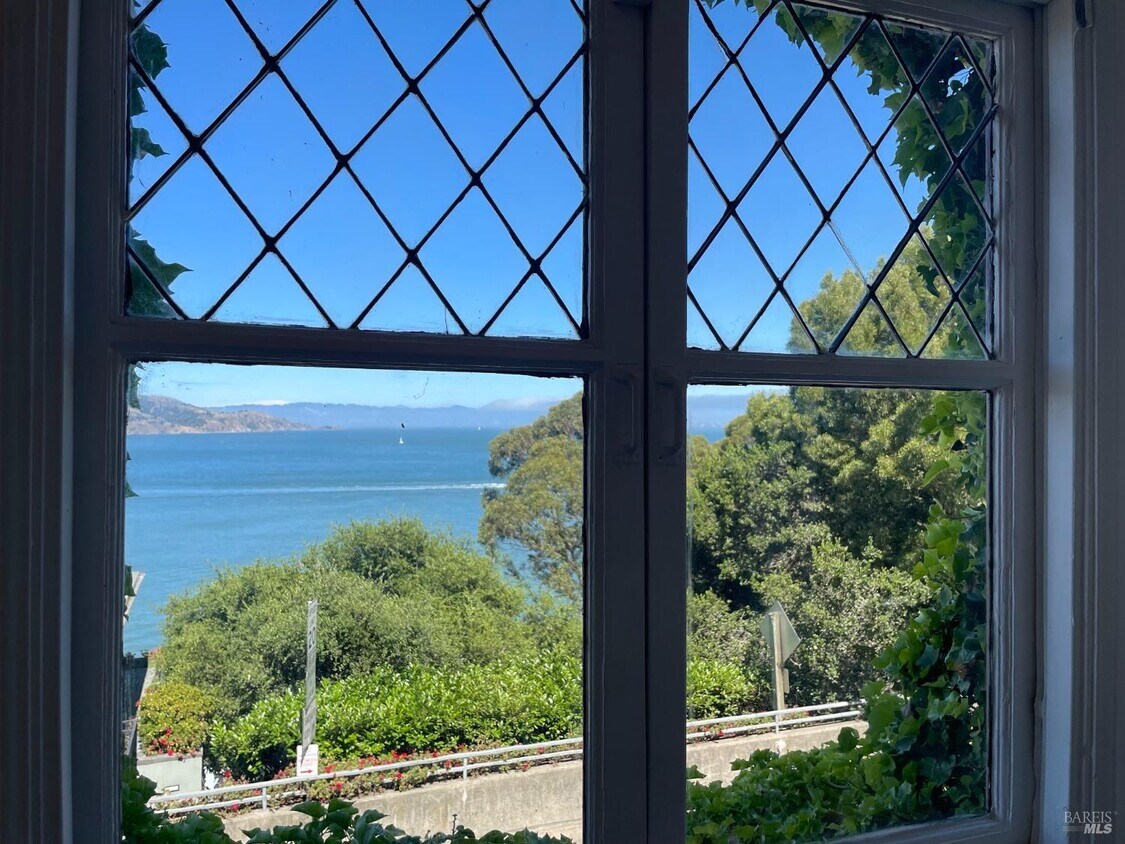 1 Alexander Ave Unit 1, Sausalito, CA 94965 Room for Rent in