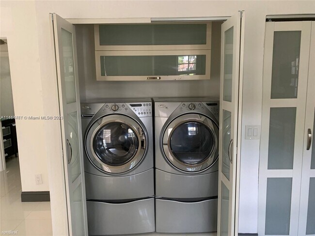 Foto del edificio - 2 br, 2 bath House - 16144 Emerald Cove Rd...