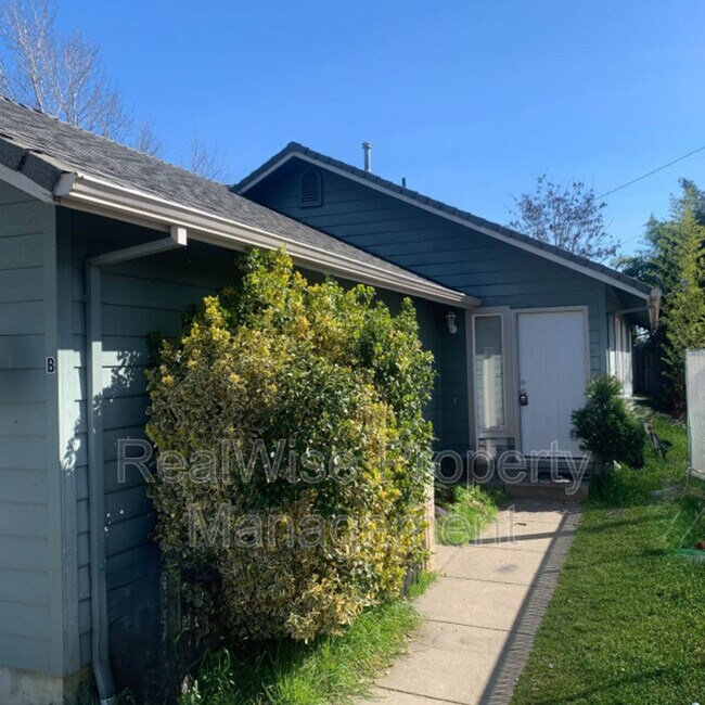 Building Photo - 1461 Dowell Rd