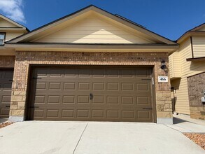 Building Photo - 466 Emma Dr