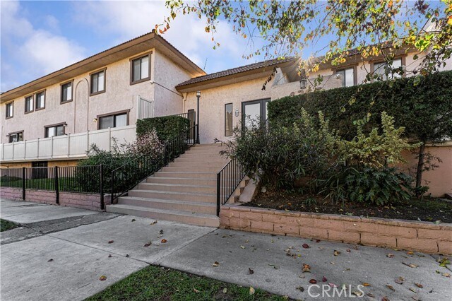 Foto del edificio - 4365 McLaughlin Ave