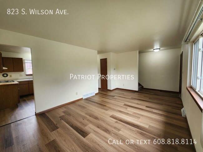 Foto del edificio - 3 bedroom/ 1.5 bath Townhome in Hartford, WI