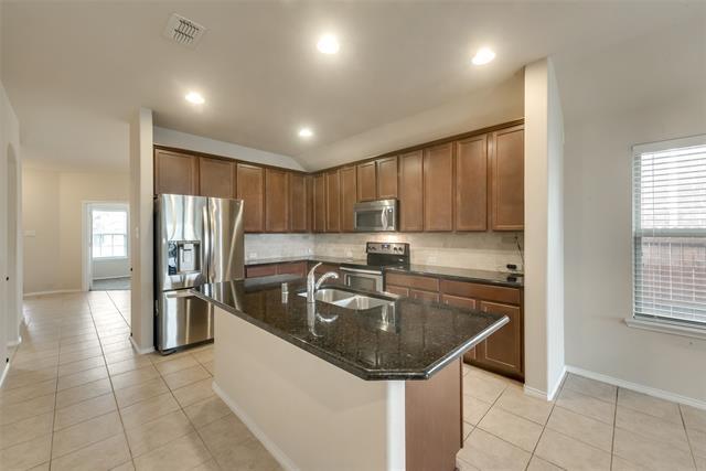 Foto del edificio - 4721 Lazy Oaks St