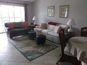 Building Photo - 449 Royal Poinciana