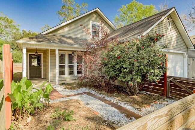 Foto del edificio - 9221 Fox Run Ave