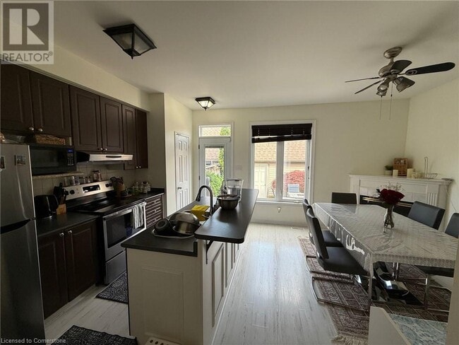 Building Photo - 226 Glenashton Dr