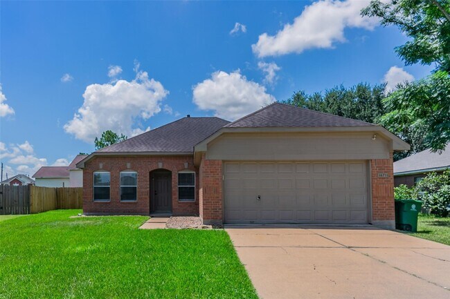 Foto del edificio - 16711 Hollow Ridge Dr