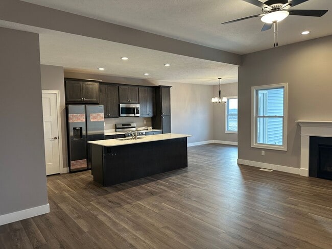 Building Photo - Castles Pines Duplex