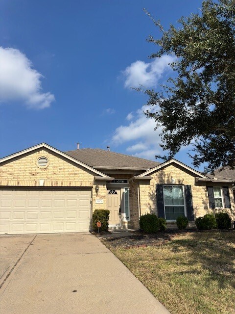 Building Photo - 18426 Cypress Lake Village Dr