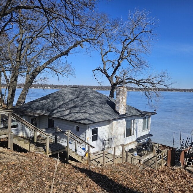 Building Photo - 42731 N Woodbine Ave