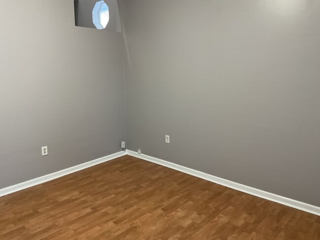 Building Photo - 229 N Richland St