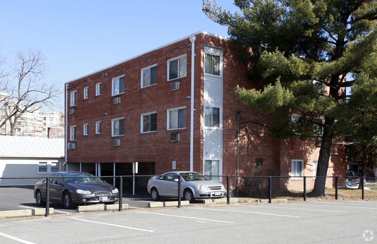Primary Photo - 616 N Piedmont St