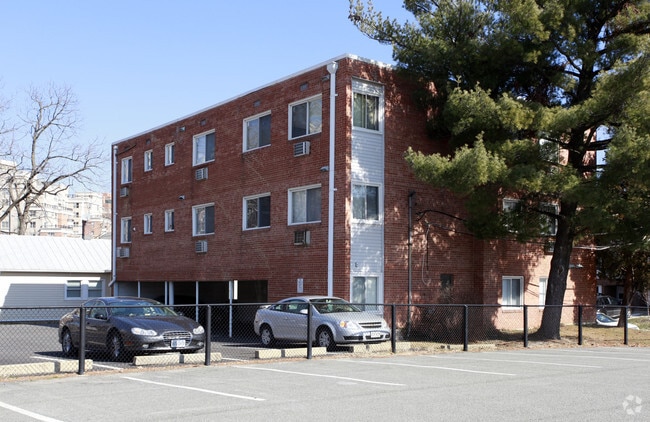 Building Photo - 616 N Piedmont St