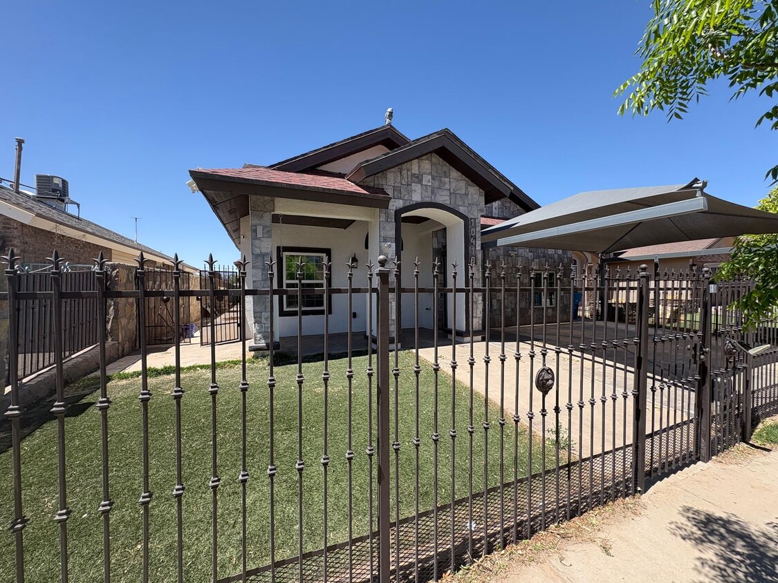 Foto principal - Home for rent in Socorro