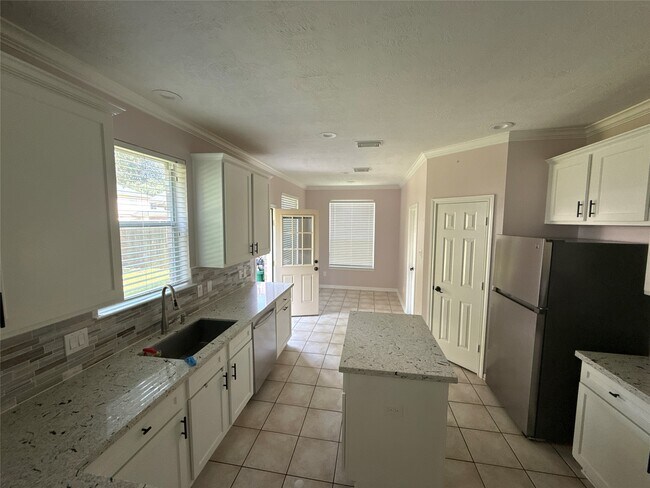 Building Photo - 7819 Blue Stream Ct