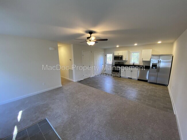 Foto del edificio - 170 Forest Grove Rd