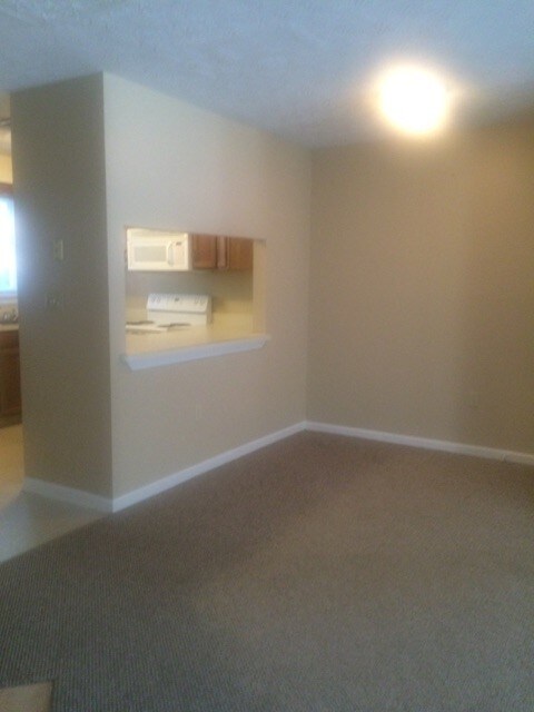 Building Photo - 72 Cadogan Way
