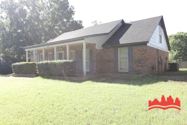 Foto del edificio - 8241 Misty Meadows Ln