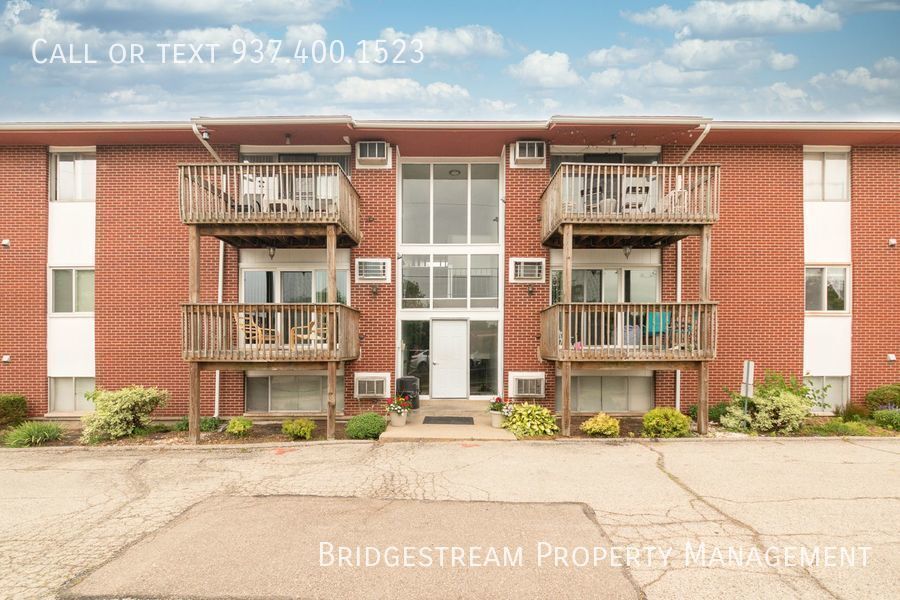 Primary Photo - Spacious 2-Bedroom, 1-Bath Lower Unit in S...