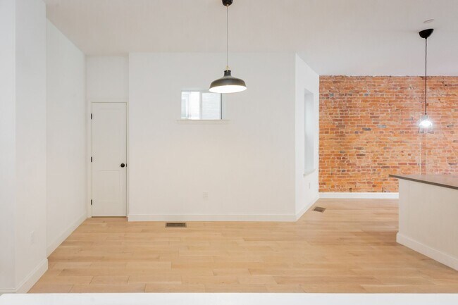 Foto del edificio - 3607 13th St NW