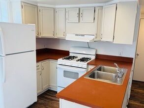 Building Photo - 608 S 35th St