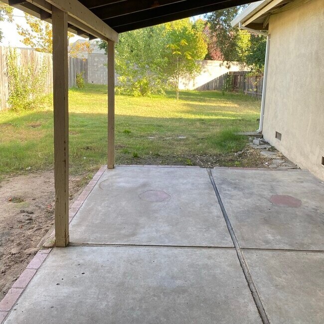 Building Photo - Great 2/1 duplex for rent in Citrus Heights!