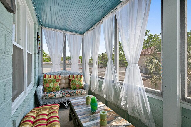 Foto del edificio - 6 Rohde Ave