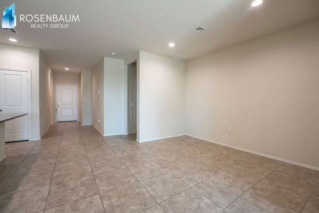 Building Photo - 2431 S 46th St