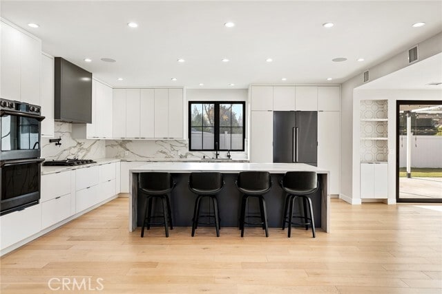 Foto del edificio - 18110 Bromley St