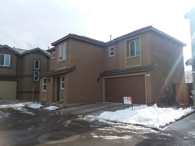 Foto del edificio - Three Bedroom E. Sparks Home