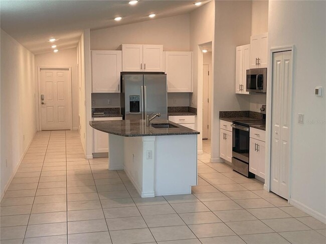 Building Photo - 5572 Blue Azure Dr