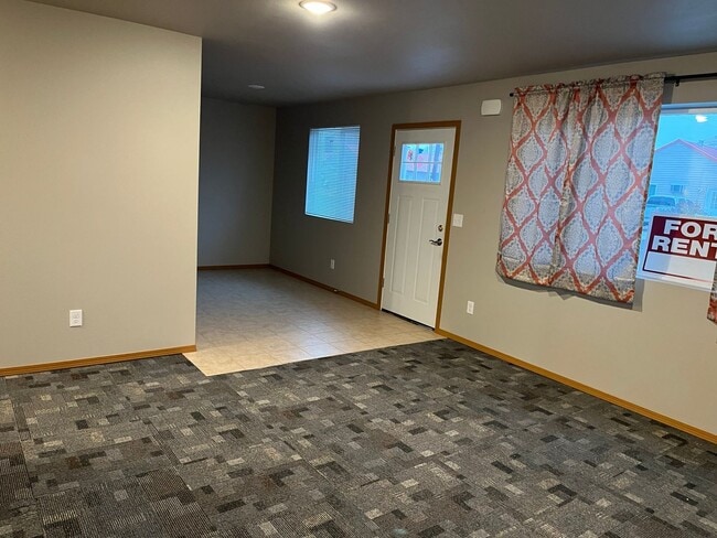 Building Photo - 304 E P St