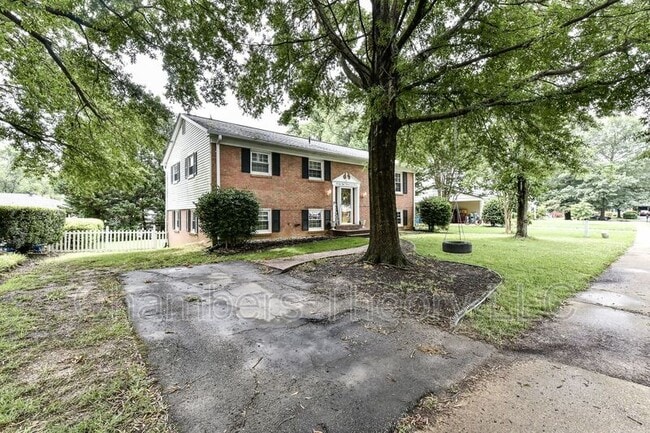 Photo - 7807 Suffolk Ct House