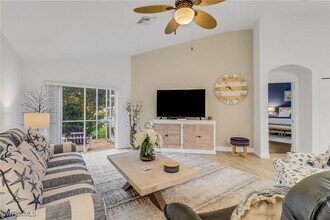 Building Photo - 1106 Jardin Dr