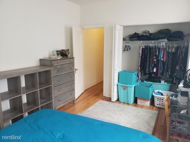Foto del edificio - 3407 W Balmoral Ave