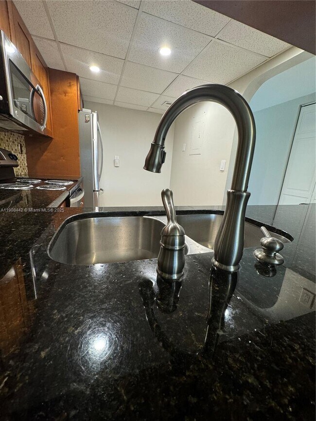 Foto del edificio - 9050 NW 28th St