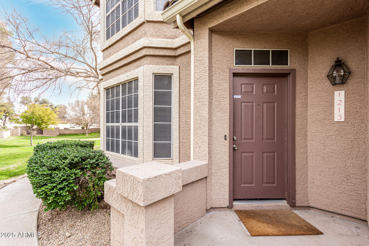 Foto principal - 2875 W Highland St