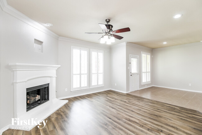 Foto del edificio - 621 Bareback Ln
