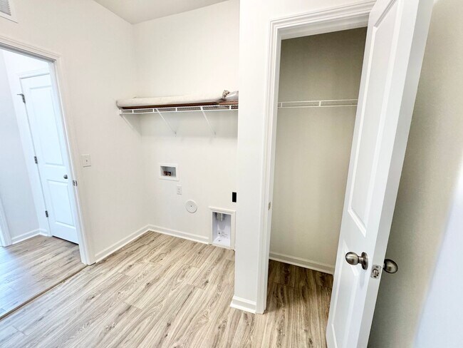 Foto del edificio - BEAUTIFUL NEW Ranch Style Home in Kensington - Minutes from I-85