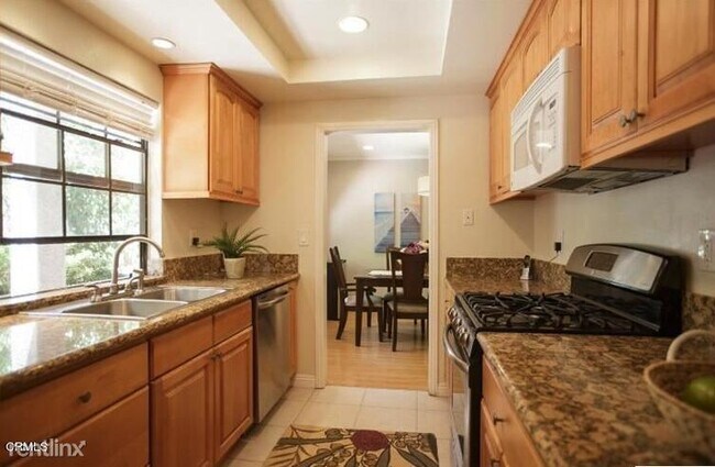 Building Photo - 2 br, 2 bath Condo - 130 Monterey Rd Unit 111
