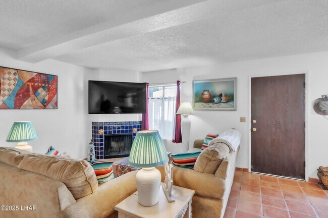 Foto del edificio - Furnished Condo