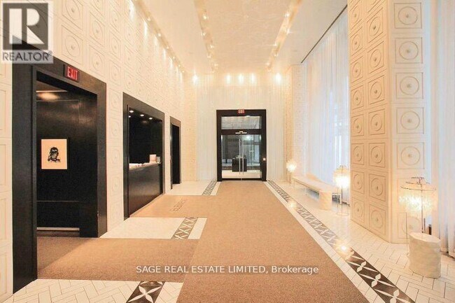 Photo du bâtiment - 20 Blue Jays Way