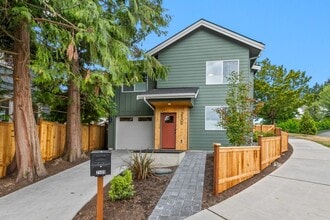 Building Photo - 2509 N 42nd St