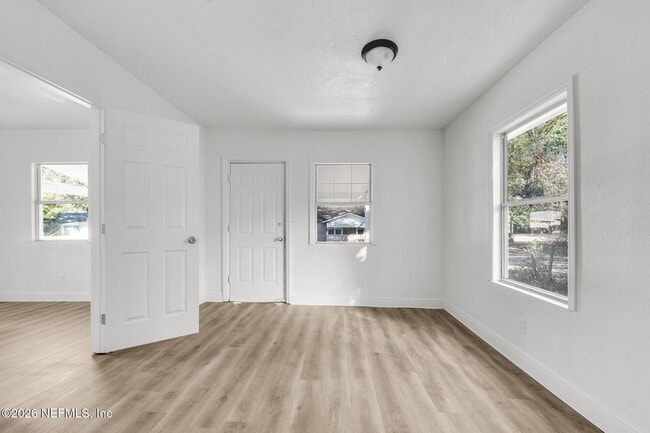 Building Photo - 2816 Mars St