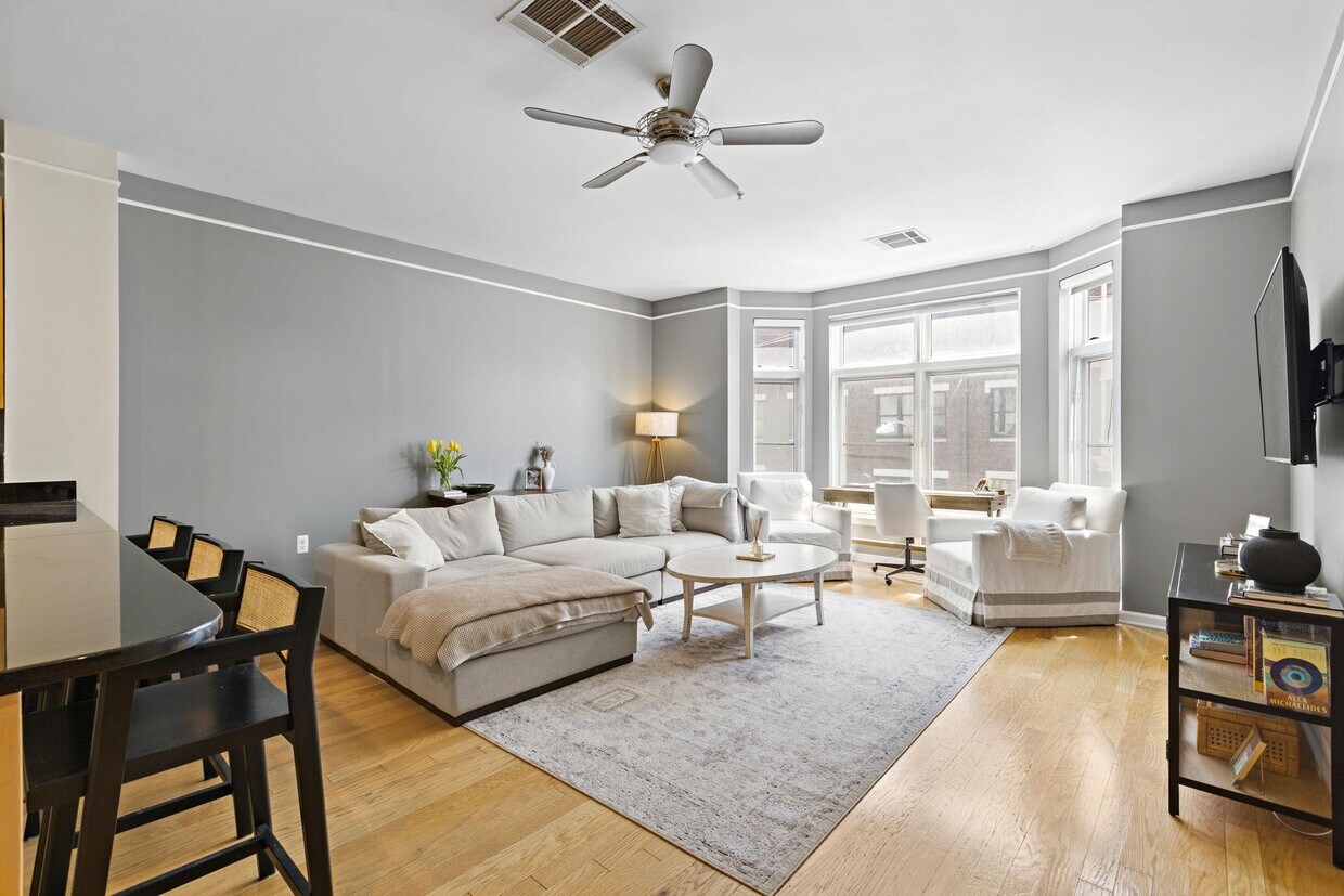 Foto principal - 1300 Grand St