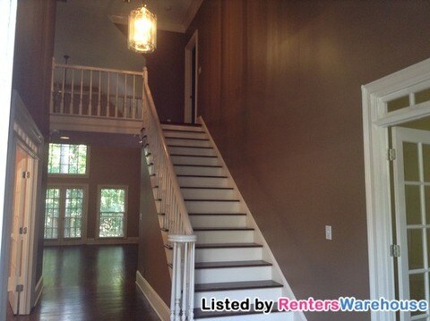 Building Photo - 1426 Waterford Green Dr